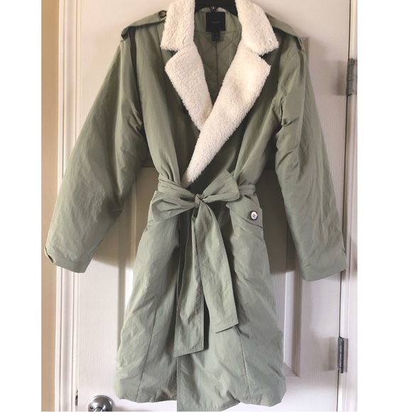 Forever 21 Jackets & Blazers - Forever 21 Green quilted coat